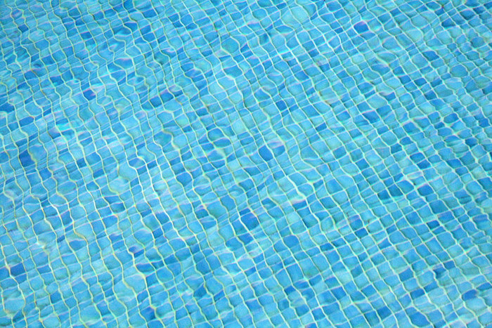 Negociar Embotellamiento dispersión Limpiar fondo piscina muy sucio: así se puede hacer esta tarea menos  complicada. – Mantenimiento Piscinas
